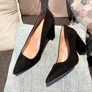 Banana Republic block heel suede pumps 9.5M